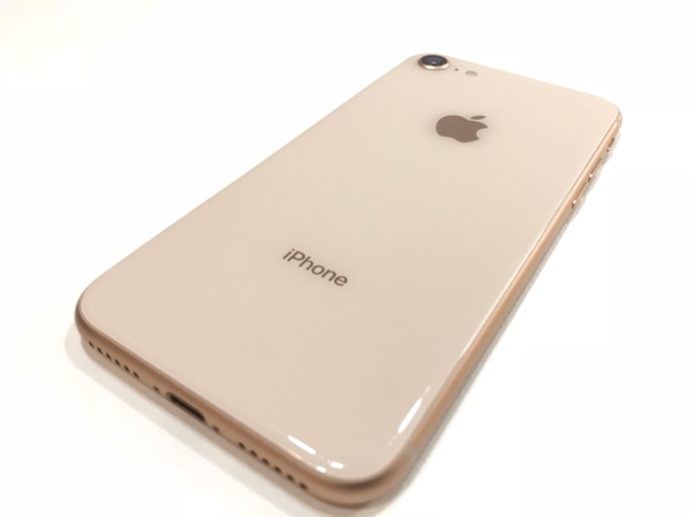 【iPhone 8】ゴールドモデルの購入レビュー！洗練された曲線美デザインと落ち着いた色味にベタ惚れ | 楽しくiPhoneライフ！SBAPP